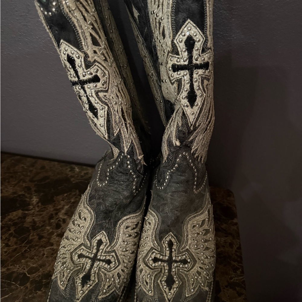 Embroidered Black and White Western Boots